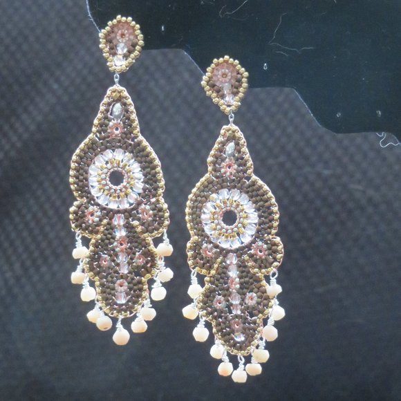 Peach Moonstone earrings hand beaded - Picture 2 of 5